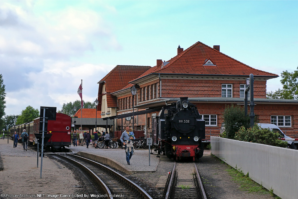 99 332